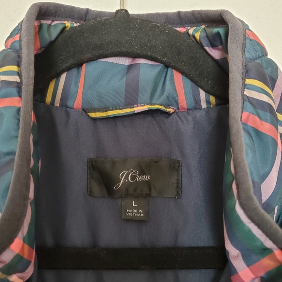 J. Crew Signature Tartan Excursion Puffer Vest Size L - Picture 3 of 6